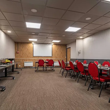 Ibis Sur Centre Les Ports Hotel 3*