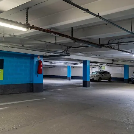 Ibis Sur Centre Les Ports