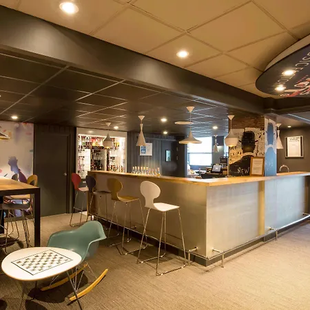 Ibis Sur Centre Les Ports 3*