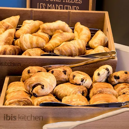 Ibis Sur Centre Les Ports Hotel 3*