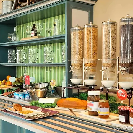 Ibis Sur Centre Les Ports 3*