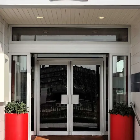 Centre Les Ports 滨海布洛涅